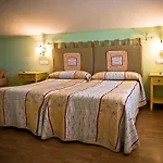 Hostel Playa De Langre (Cantabria)
